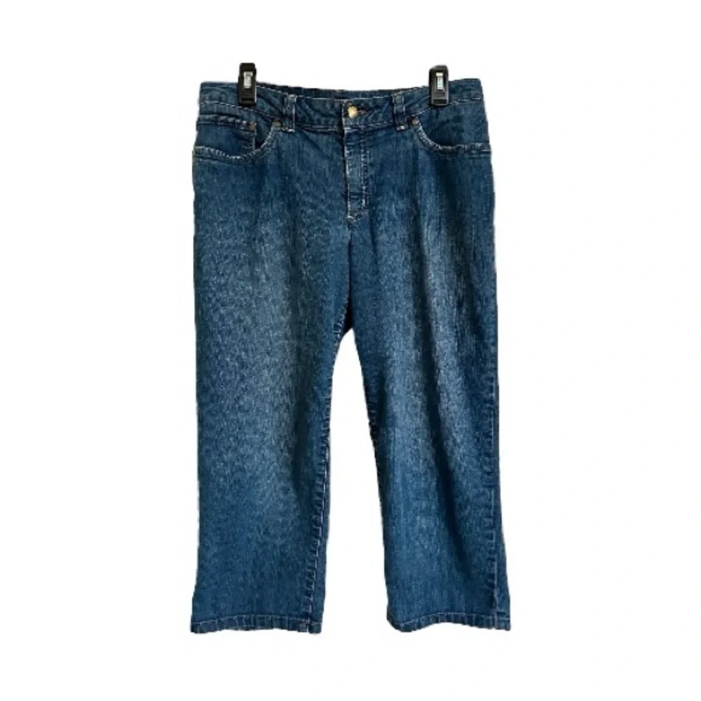 CROFT&BARROW, WOMENS CLASSIC FIT, STRAIGHT LEG, STRETCH, DENIM CAPRIS. SIZE 8
